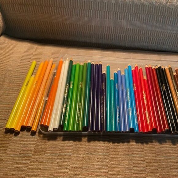 2/$25 Crayons Coloured Pencil Crayons - Picture 2 of 4